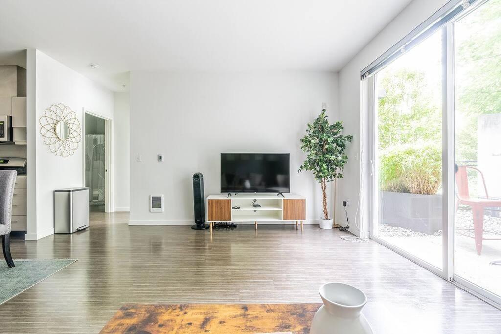 One Bedroom Luxury Apartment 西雅图 外观 照片